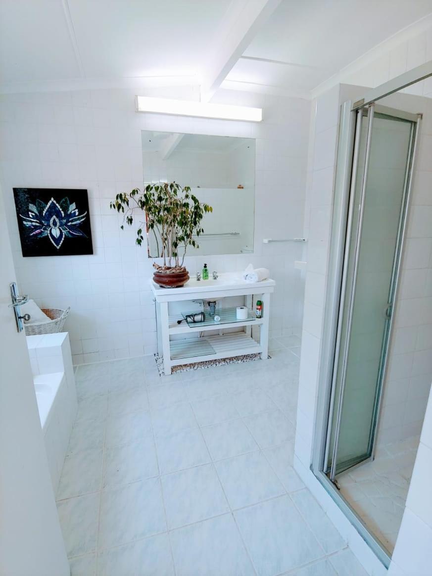 Hôtel Bamboo Beach Seaside House à Hermanus Extérieur photo